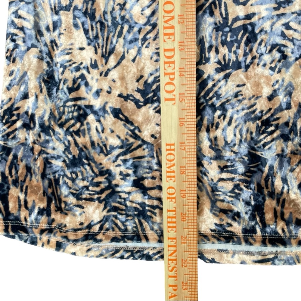 Free People Go Get 'Em Crushed Velvet Balloon Sleeve Blouse Small Animal print L - Picture 12 of 12
